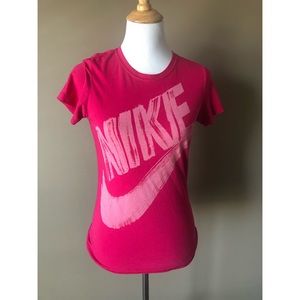 NIKE Slim Fit Pink Tee